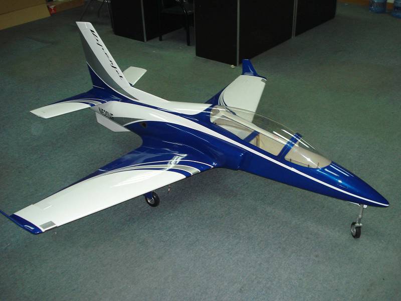 蘭旗航空全復(fù)材中VIPER 渦噴機