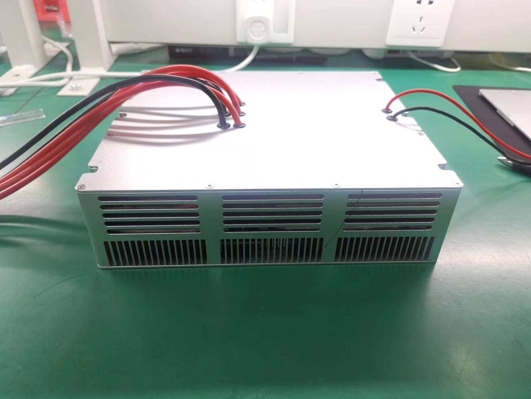 9KW系留無人機(jī)的機(jī)載電源，瞬態(tài)10.8KW